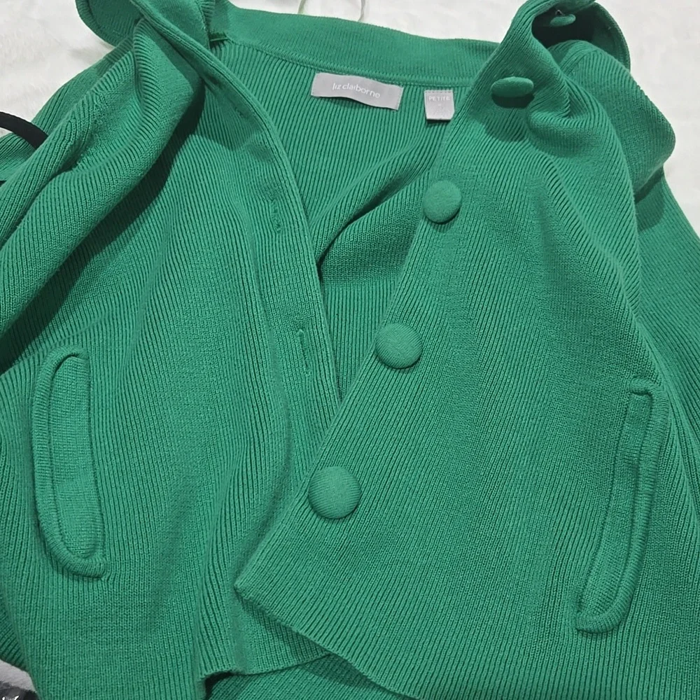 Liz Claiborne green button down knit sweater, jacket 88% cotton, pockets…